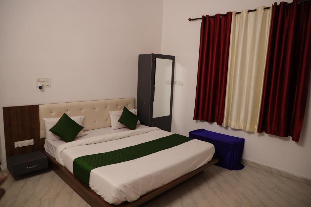 Winter Mountain Resort Pushkar Exterior foto